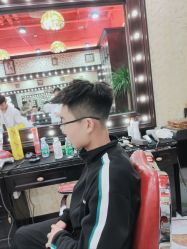-东方先生国潮男士理发馆