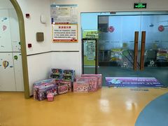 -龙格亲子游泳·水育早教中心(华亿大润发店)