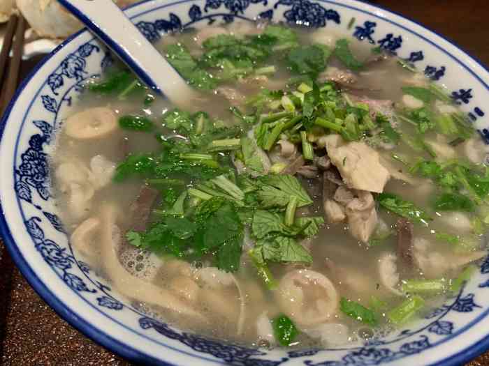 老三羊汤【北兴隆街店"晚上要赶路,商量了一下,就先吃了晚饭再往.