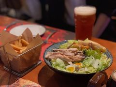 宽薯条配双簧-造精酿餐厅