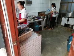 配菜间-王万妈卤猪脚(青岩交通路)