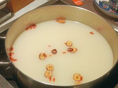 -尚尚仙·酸汤猪手·猪肚鸡火锅(华联万柳购物中心店)