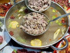 -乡土黄·鲜牛肉火锅·小龙虾(兴业街店)