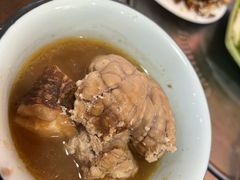 炖猪脑-金卯白肉罩火烧