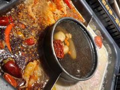 -老牌坊云南鱼豆花火锅(哈西万达店)