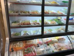 -山野的朋友露营炭火烤肉