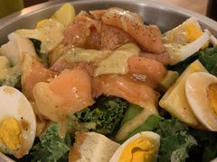 牛油果烟熏三文鱼沙拉-来龙里 精致 东南亚餐室(万象城店)