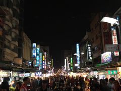 -六合夜市
