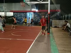 -洛克公园·篮球·足球·羽毛球(莘庄店)