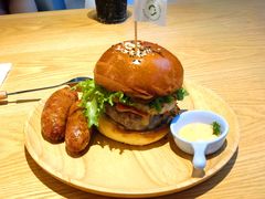 牛肉菠萝芝心汉堡-龙治汉堡(中华城店)