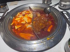 -老房老舍重庆火锅(假日城市店)