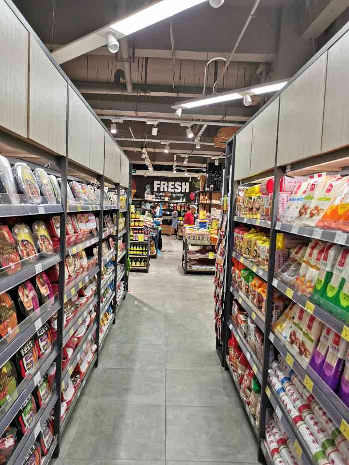 沃美超市(海月广场店)-"沃乐超市位于三亚市明月广场旁边,还算是交.