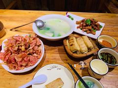 -老滇山寨•云南特色菜•地方菜•民族风情歌舞表演(金碧店)