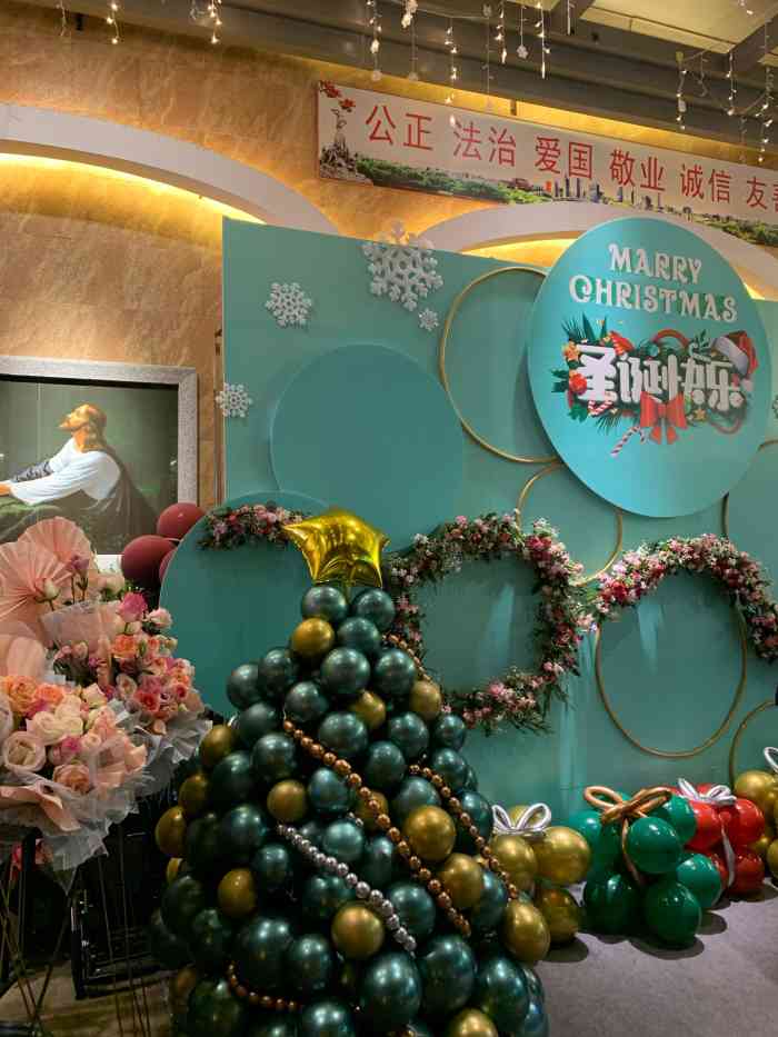 基督教救主堂-"位置在热闹的北京路地铁站b出口,向清静万.