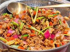 小米椒爆炒鲜牛肉-麻都·成都菜(人民广场店)