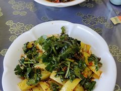 凉拌豌豆粉-杨林闻老三酸菜鱼(总店)