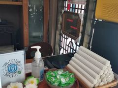 -莱蔻·圣灸堂·推拿艾灸(天山店)