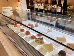 -Fridi Patisserie Cafe