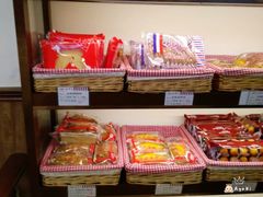 -红宝石·鲜奶小方·海派西点房(丰庄店)