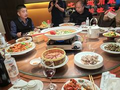 -川流不息·地道川菜·小龙虾(松东路店)