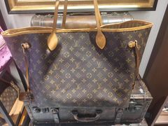 -小飞侠奢侈品回收 寄卖 养护(宝山宝龙广场店)