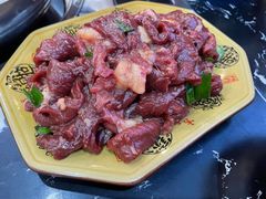 -黄利砖万峰林布依特色酸笋牛肉馆