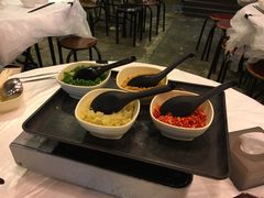 -鲜入围煮花胶鸡海鲜火锅