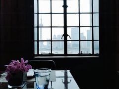 靠窗位-YUE·6·西式融合餐厅(外滩六号店)