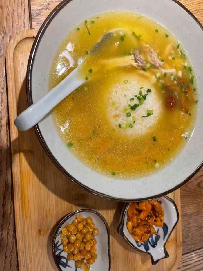 王春春鸡汤饭(万象城店)-"【位置】就在万象城的美食层美食区～一直往