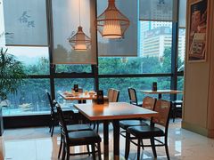 靠窗位-天怡興·百年蒸饺(中心书城店)