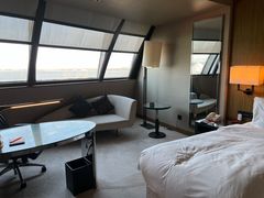 -上海滴水湖皇冠假日酒店