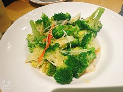 -关东小磨东北菜(上海长风大悦城店)