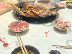 -渝嘴小老弟老火锅(华新村店)