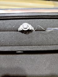 -威德钻石-克拉钻大本营(南京东路店)