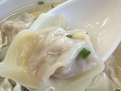 鲜肉小馄饨-王家沙点心店(西康路店)