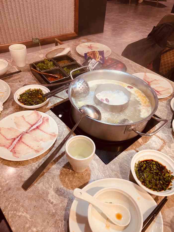 丽江龙继斑鱼庄(罗宾森购物广场店)-"味道不是很好,勉强吃吃还是可以