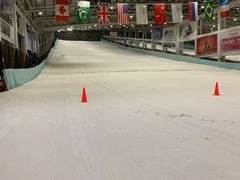 -乔波室内滑雪场