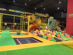 -蹦蹦跳跳(新奥购物中心店)