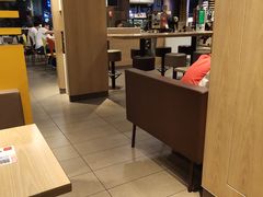 大堂-麦当劳(杭州西湖银泰百货店)
