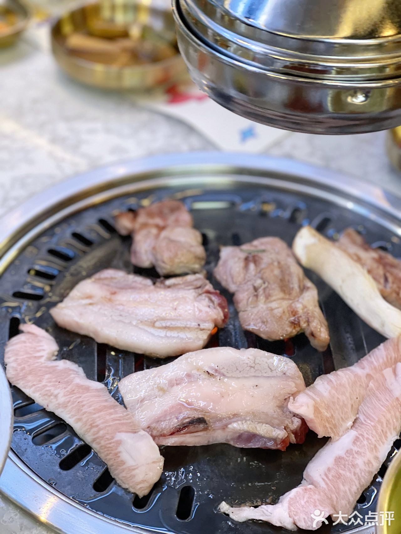 酷炫外太空feel+电音，火豚星烤肉好吃嗨爆🤗