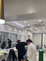 -镁连社·美联社
