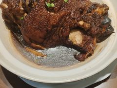 -老码头黑皮肘子锅包肉(赣水路店)