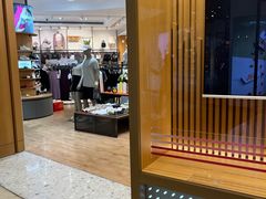 -lululemon(上海浦东IFC店)