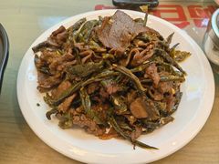 干辣椒牛肉-英兰朝族饭店·英兰锅包肉(佳园路店)
