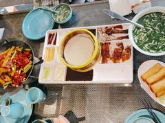 -月枫江南小馆(绿地缤纷广场店)
