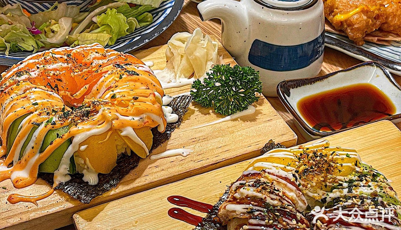 武汉首家三文鱼寿司甜甜圈 日料 🍣