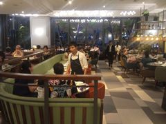 -港丽餐厅(高德置地店)