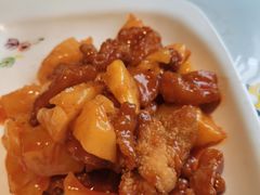 菠萝炒鸡肉-刘胖子家常菜·蹄花焖藕(中央花园店)