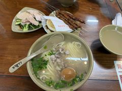 -亮亮面馆(经六路店)