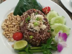 -Chom Cafe and Restaurant